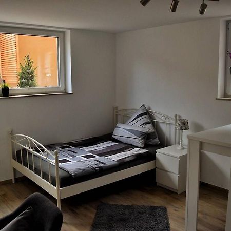 Ferienwohnungen Lamisto Am Waldesrand Neckartenzlingen Esterno foto