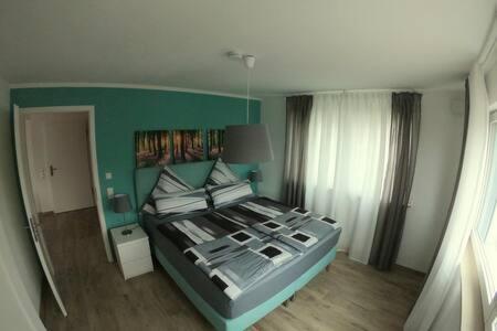 Ferienwohnungen Lamisto Am Waldesrand Neckartenzlingen Esterno foto