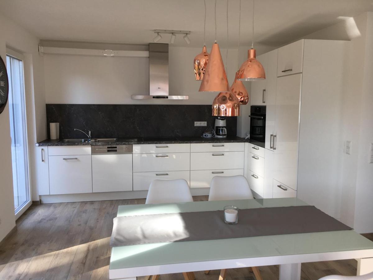 Ferienwohnungen Lamisto Am Waldesrand Neckartenzlingen Esterno foto